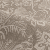 Papier peint Pastel de la collection Broderies par Casamance inspiré des champs de fleurs de Pastel, il se décline en 10 teintes douces.