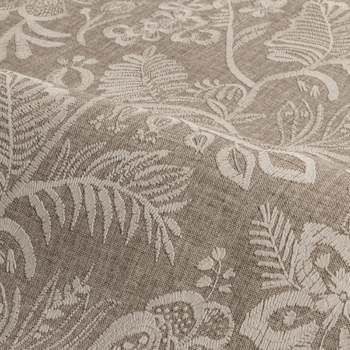 Papier peint Pastel de la collection Broderies par Casamance inspiré des champs de fleurs de Pastel, il se décline en 10 teintes douces.