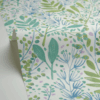 Le papier peint Joy de la Collection Green Life 2 par Caselio est un feuillage décliné en une large palette de couleurs et plein de caractère