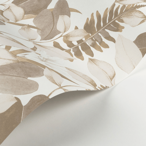 Le papier peint Royal Lily de la collection Soliflore par Casadeco est un feuillage dense, rehaussé d’un film irisé doré ou argenté selon le coloris.