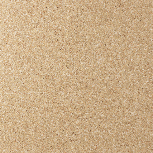 Papier peint Grezzo – Arte Essentials Kaolin : Aux éclats de basalte, une matière brute aux éclats naturels et nuances minérales inspirées de la pierre.