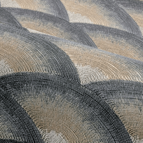 Le papier peint Nami par Casamance, de la collection Légendes s’inspire du mouvement des vagues et de la beauté intemporelle de la mer.