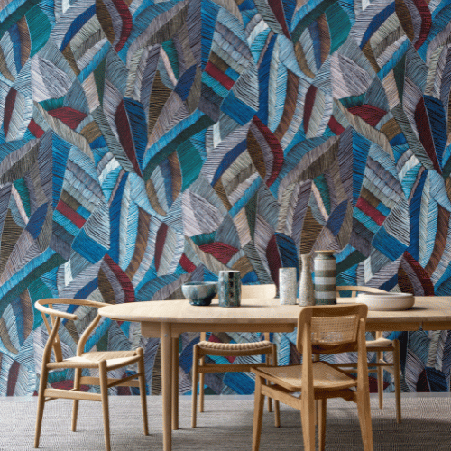 Chintz de la collection Décors et Panoramiques d'Arte est un revêtement mural coloré aux lignes de craie exubérantes, fini en textile fil-à-fil brillant.